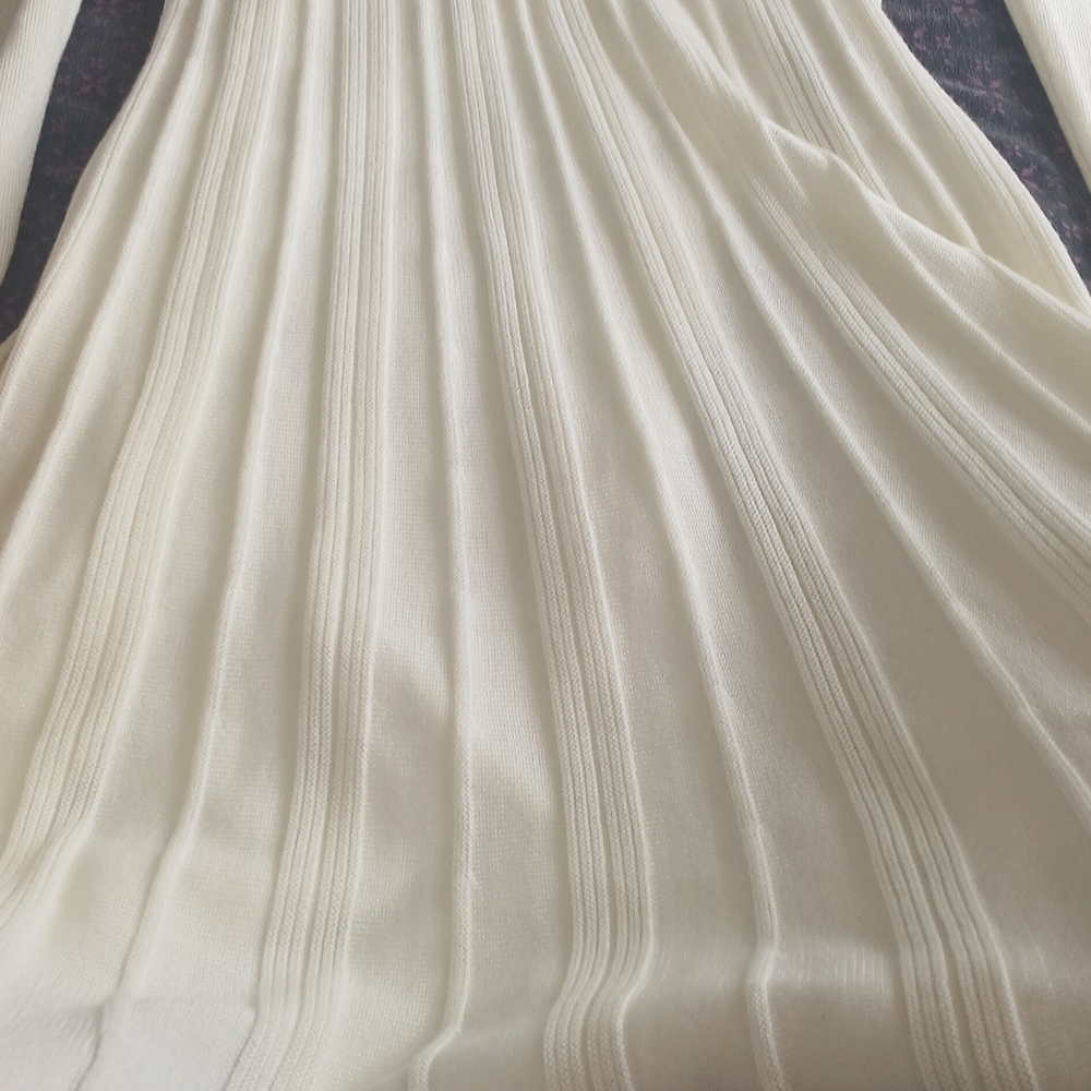 New Directins Elegant Cream Ribbed Dress